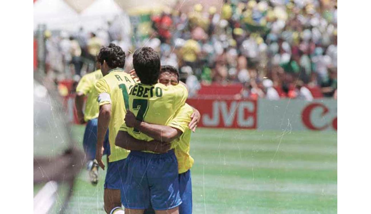 Bebeto e Romário se emocionam após reprise do tetra: 'É gratificante' -  Lance!