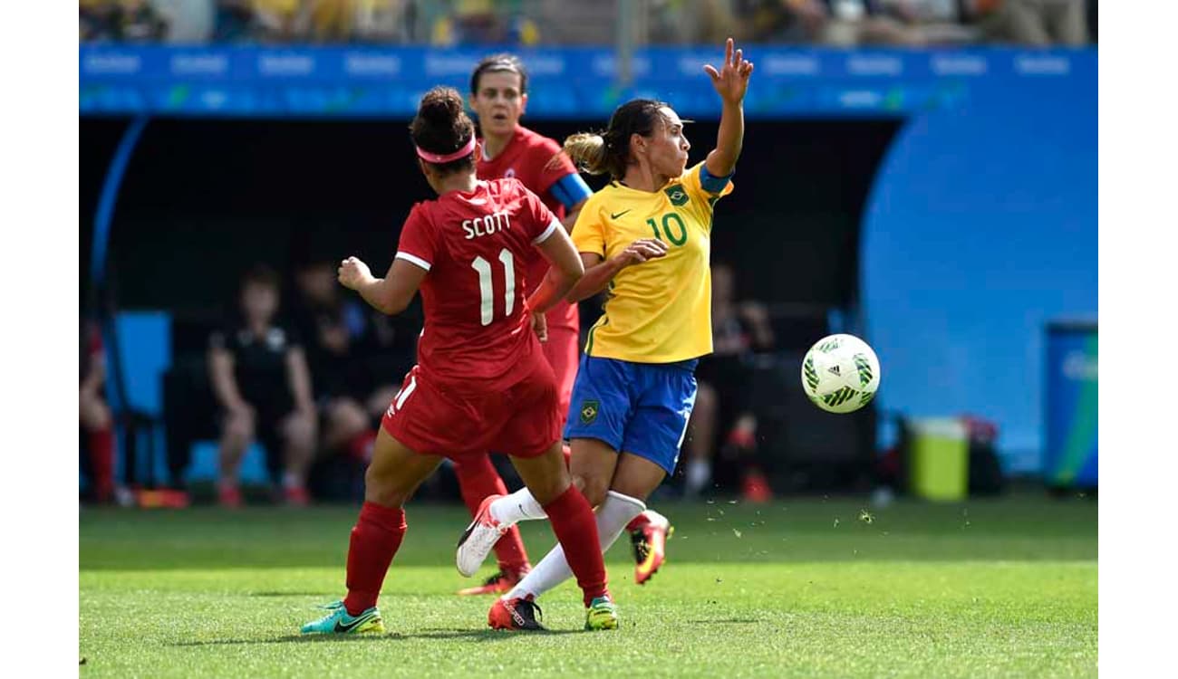 Seleção feminina reencontra Canadá por vaga na semifinal olímpica