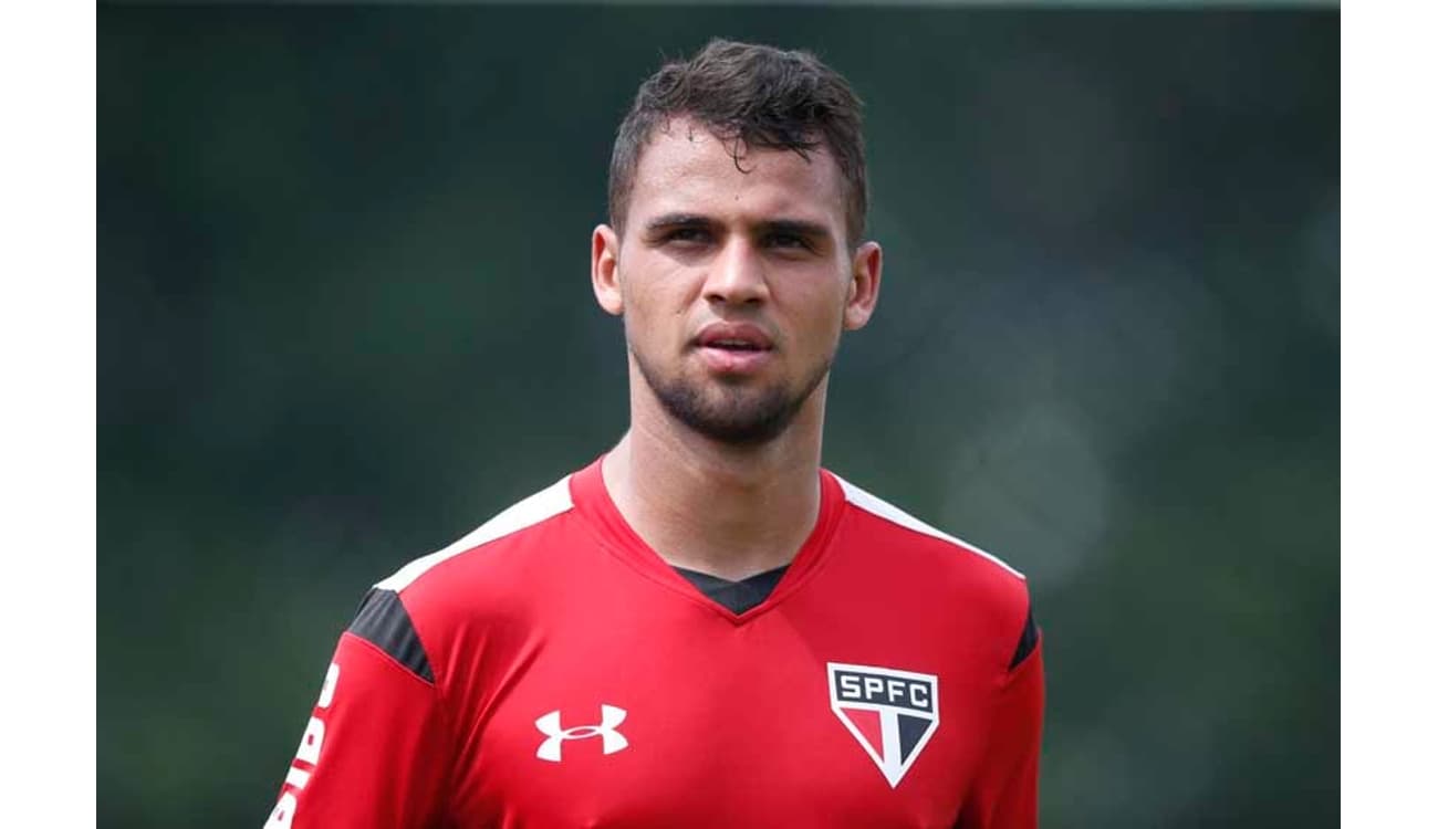 Ídolo do Flamengo rasga elogios para Wesley: “Tem que ser titular