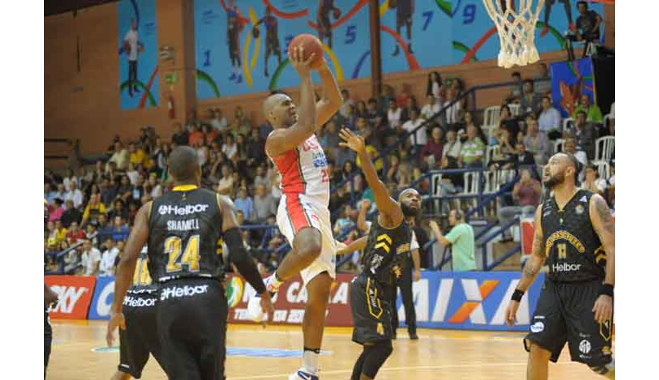 Pinheiros bate Mogi Basquete e reencontra a vitória no NBB Caixa - Esporte  Clube Pinheiros