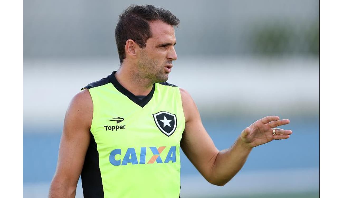 Ex-Botafogo, Ribamar é oferecido, mas valores afastam negócio