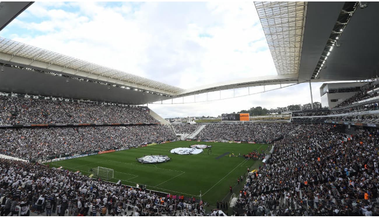 O Corinthians se recusou a vender ingressos online para a torcida do Flu e  vai vender apenas 2 horas antes do jogo no próprio estádio : r/futebol