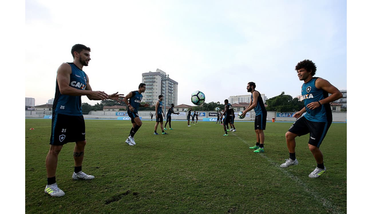 Ex-Botafogo, Ribamar é oferecido, mas valores afastam negócio