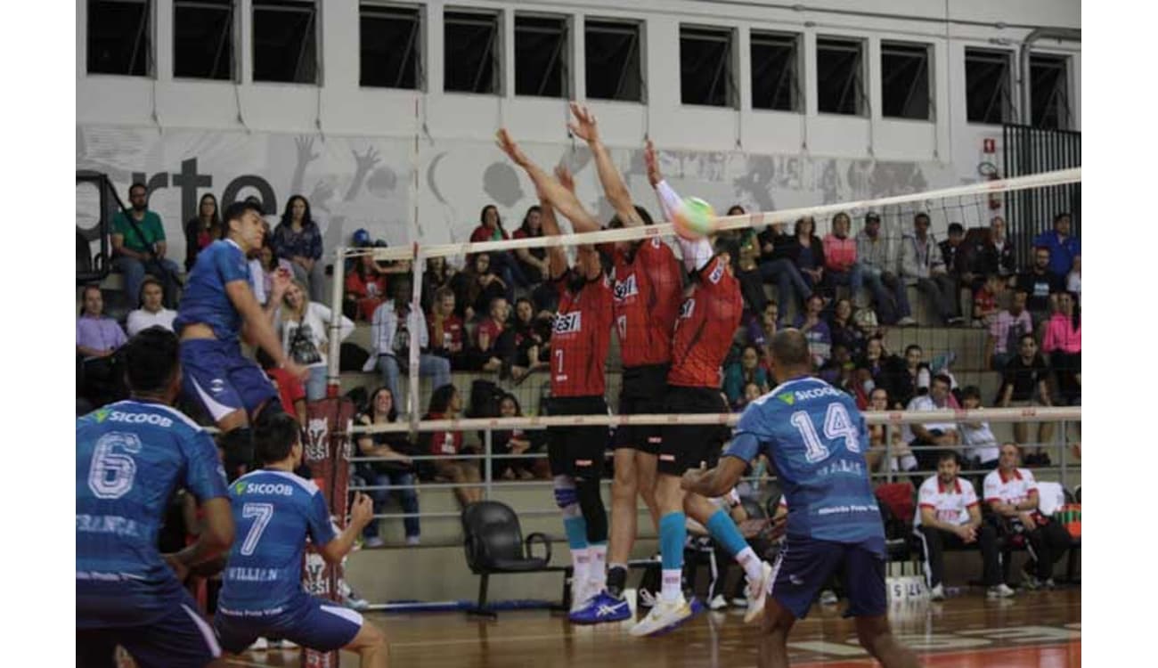 Em disputa de 2h40 e com vira-vira, Vôlei Ribeirão vence Sesi no tie-break, vôlei