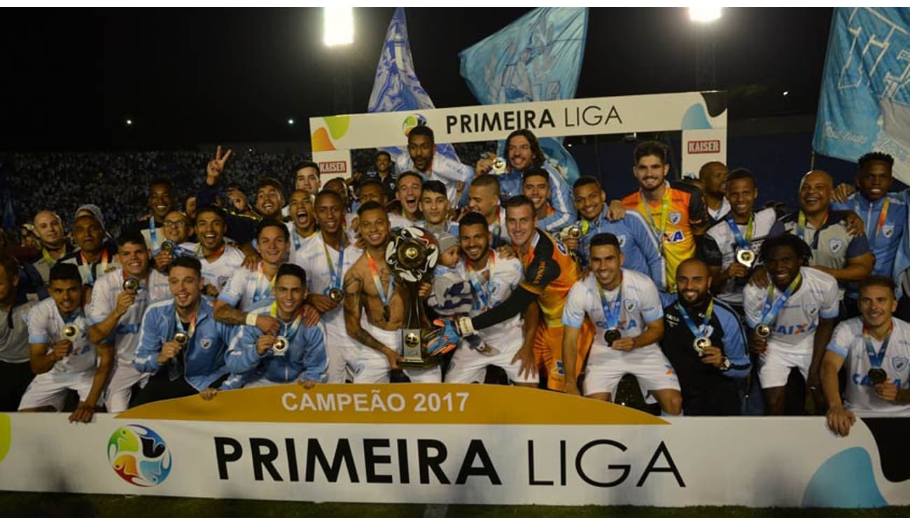 Fluminense e Galo fazem jogo movimentado, mas não tiram o zero do placar