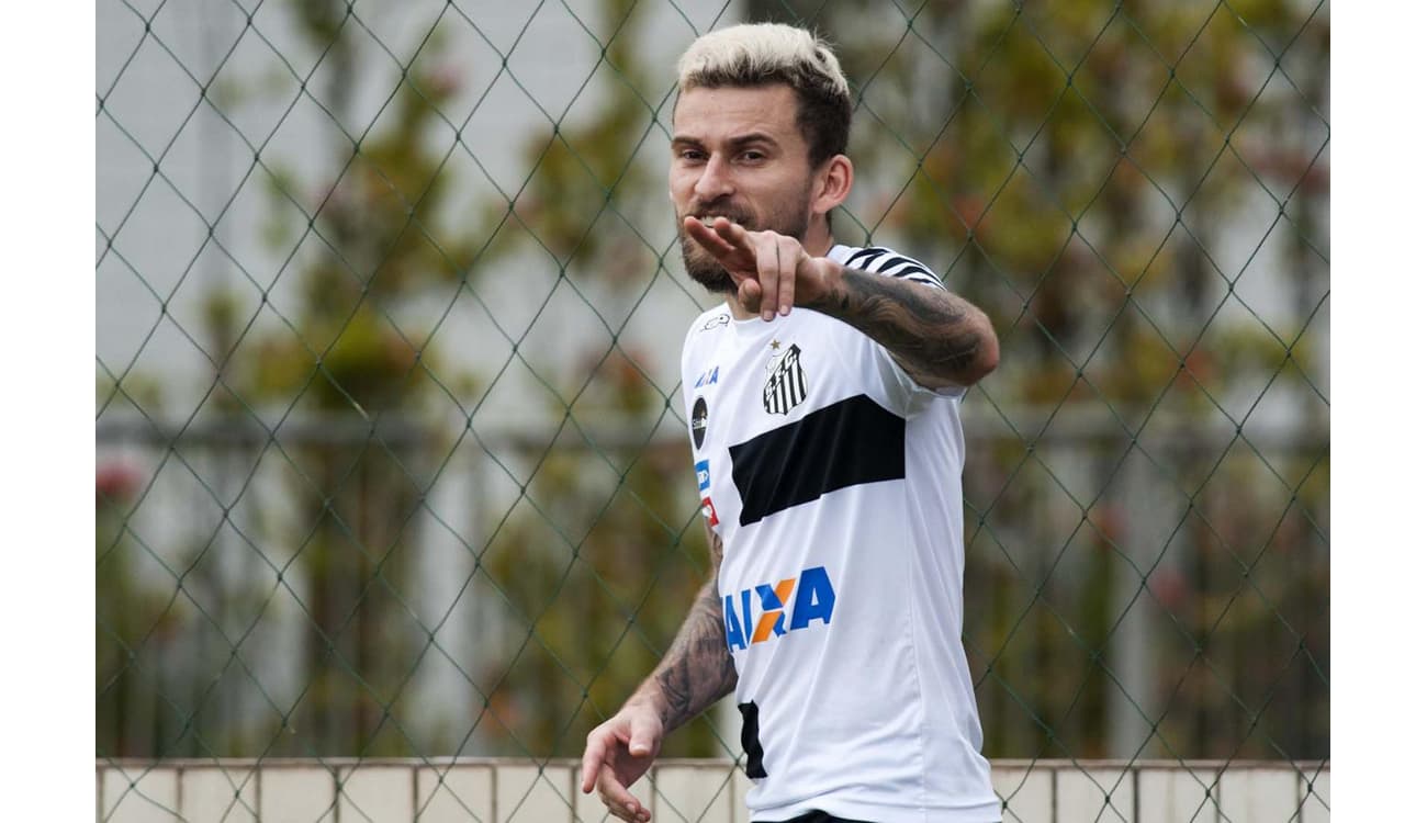 Lucas Lima brilha e é aplaudido pela torcida do Santos na volta à Vila:  Nem poderia acreditar, santos