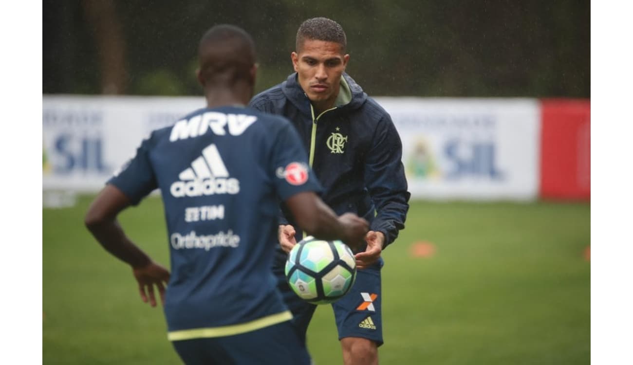 Em jogo acirrado, Flamengo e Vasco ficam no zero no Maracanã