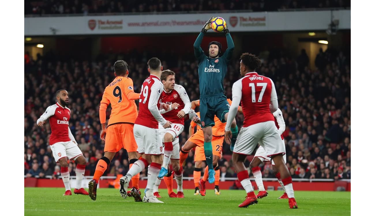 Alexis Sánchez faz gol no empate de Arsenal e Crystal Palace