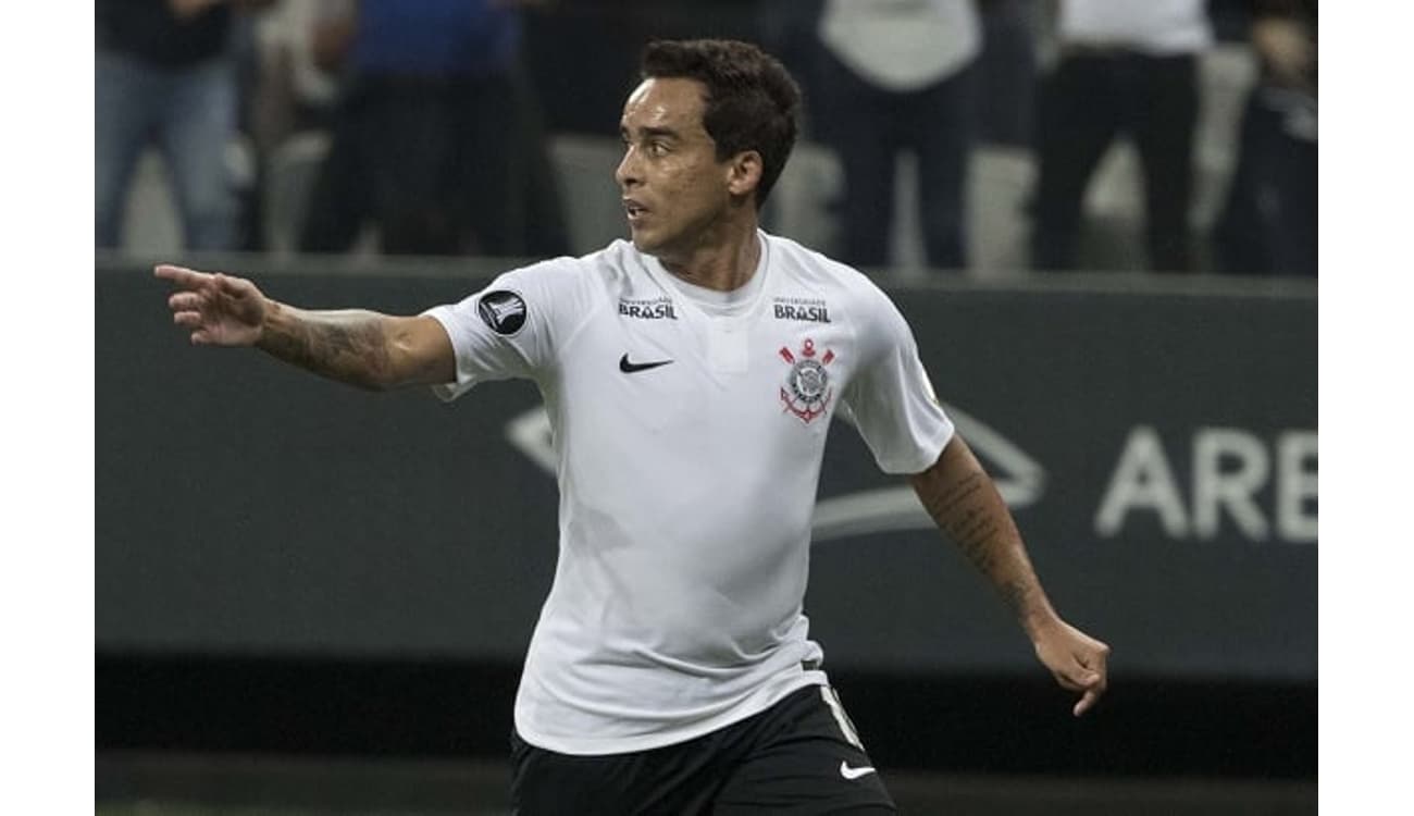 Agora bicampeão brasileiro pelo Corinthians, Jadson abre o jogo sobre  condição de reserva