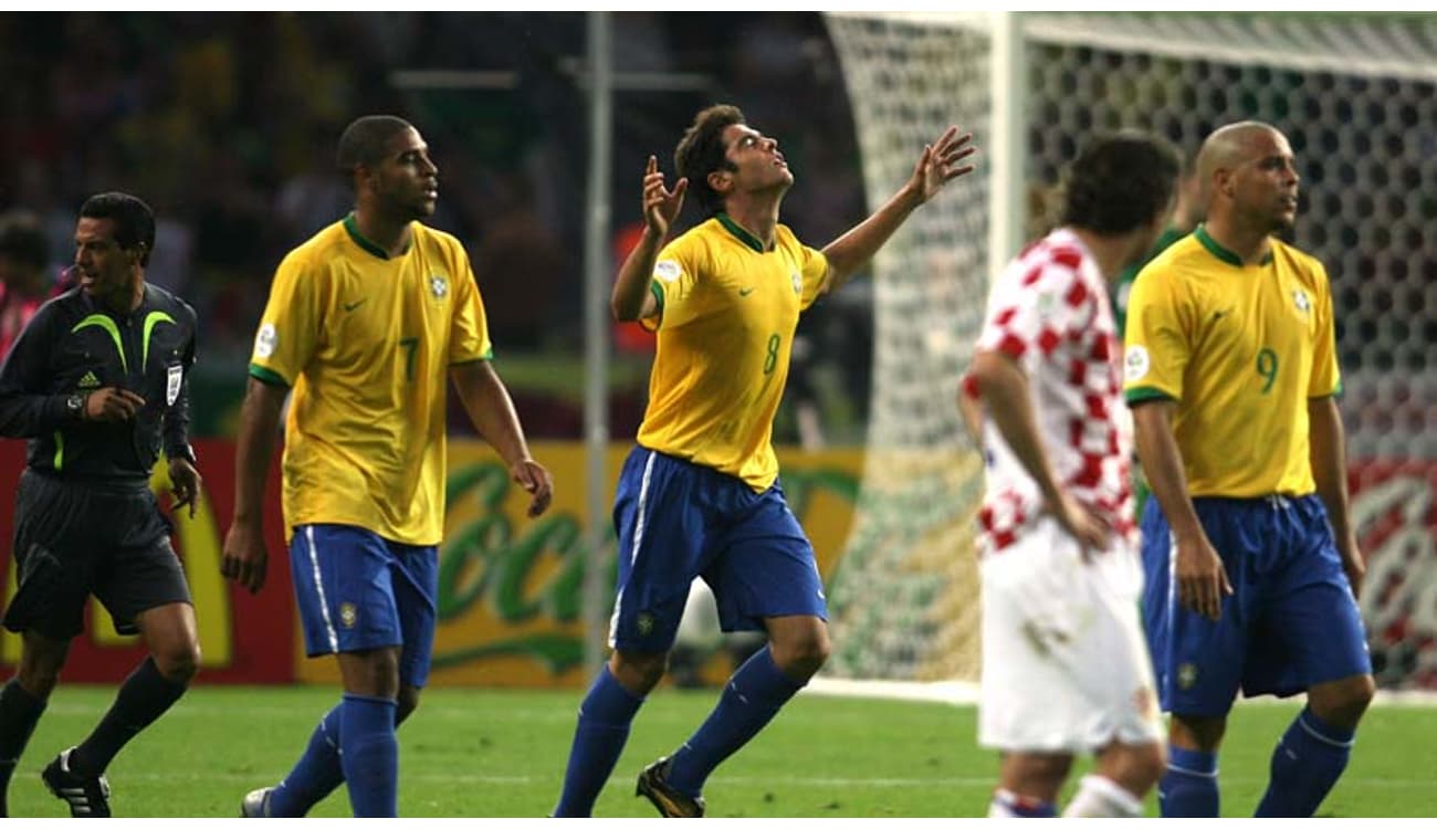 Kaká pela Seleção Brasileira na Copa do Mundo 2006  Copa do mundo, Seleção  brasileira, Na copa do mundo