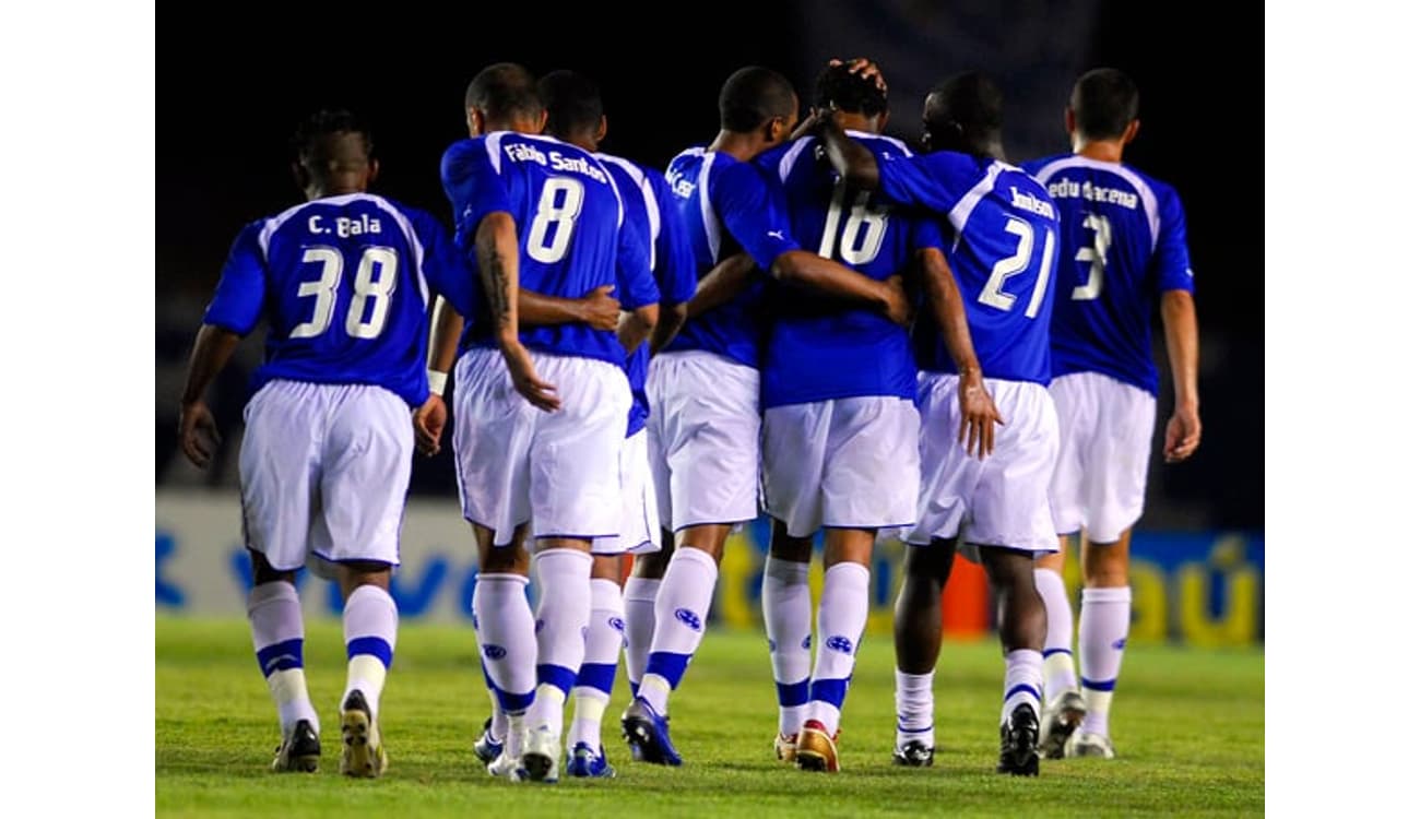 Flamengo e seus jogos: Os 38 times da Copa Libertadores 2014