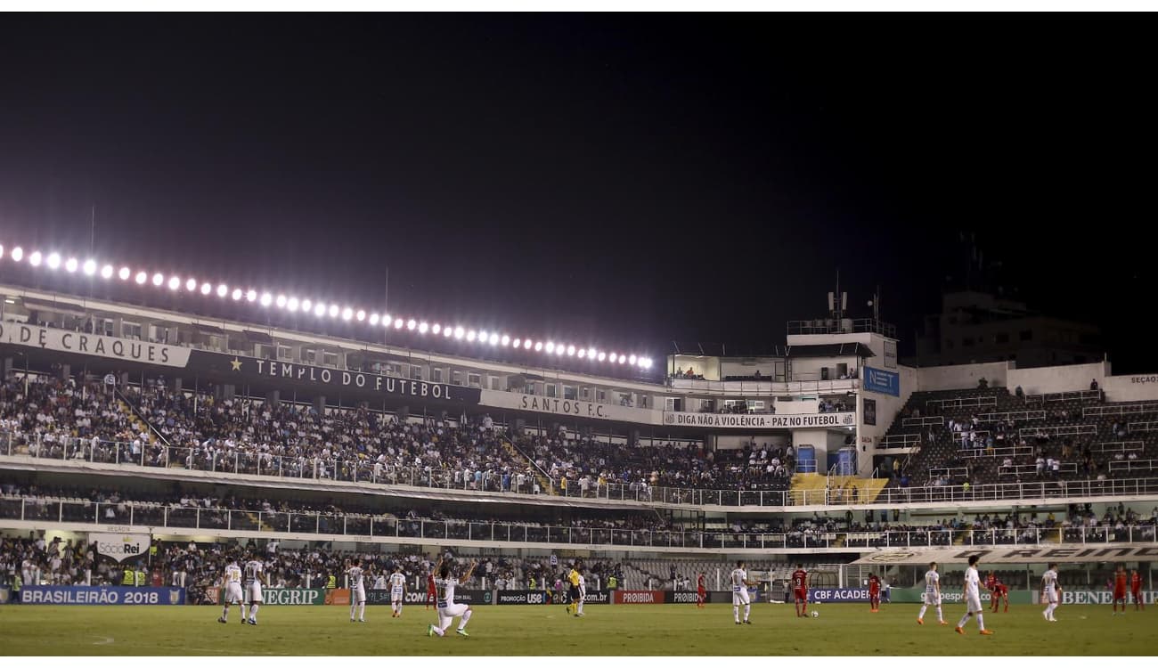 Relembre como foi o último jogo do Santos com torcida na Vila Belmiro -  Lance!