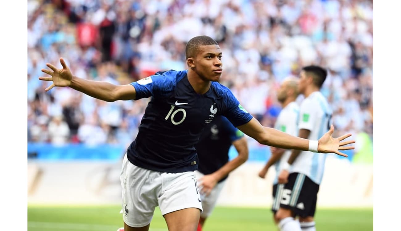 França vence Croácia por 4 x 2 e é bicampeã mundial de futebol