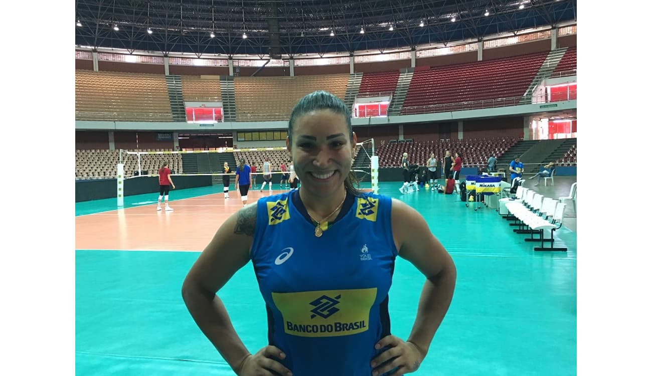 Com desfalques, seleção feminina de vôlei perde da China em