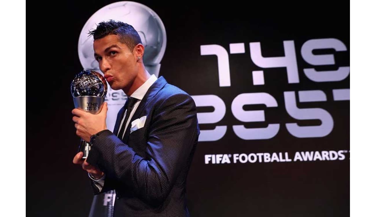 XAA-Desporto - INGLATERRA Cristiano Ronaldo é eleito o melhor