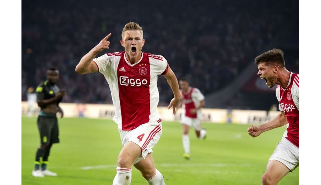 Ajax busca atacante na Serie B da Itália 