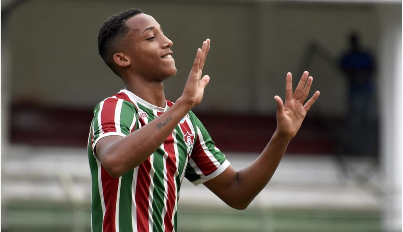 Gripado e com febre, João Pedro não treina e tem até domingo para se  recuperar para Fla-Flu, fluminense