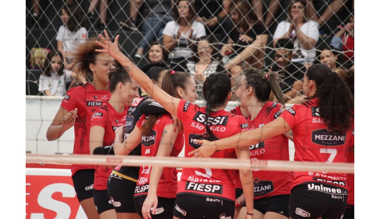 Flu vence Fla de virada e vai invicto para a final do Estadual de Vôlei  Feminino