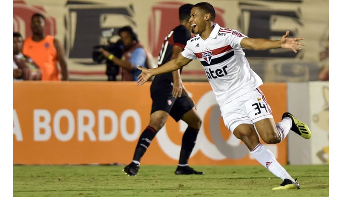 Vivo na briga pelo título, São Paulo vira contra o Grêmio e consegue a  primeira vitória do ano - Lance!