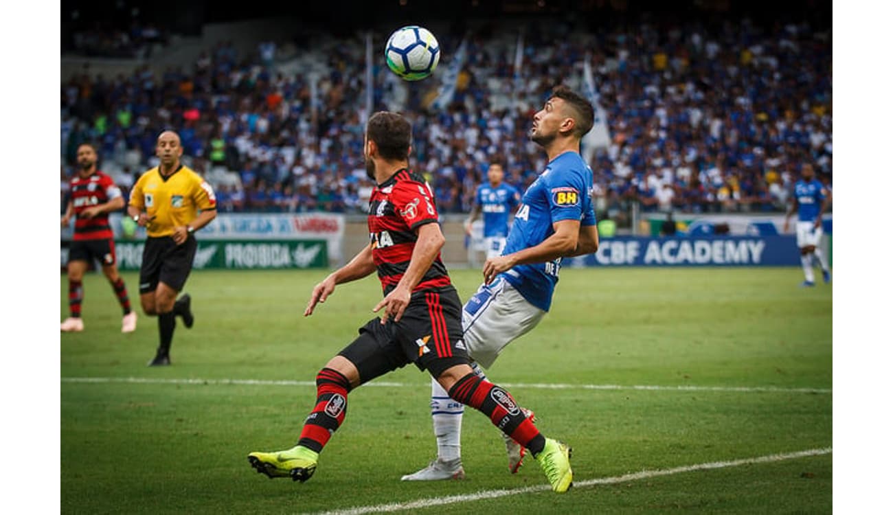 Autuori lamenta empate, mas valoriza força mental do Cruzeiro após