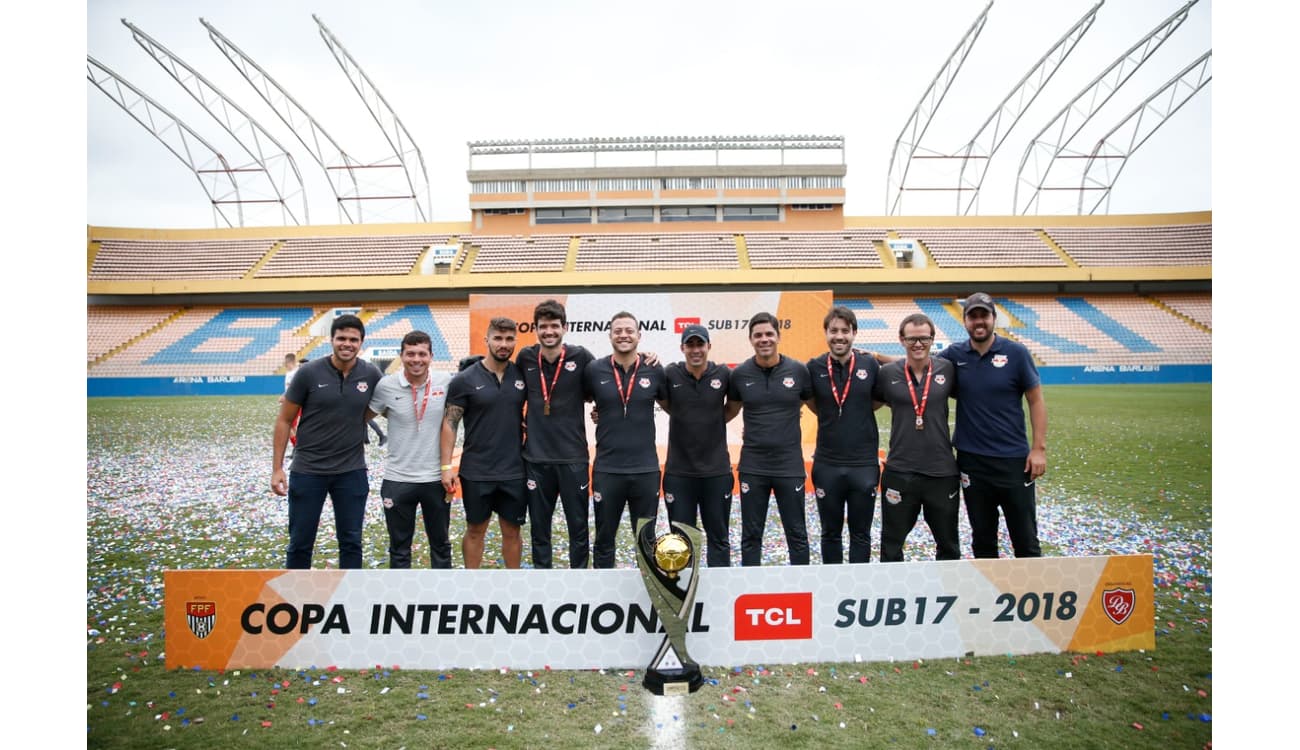 Palmeiras é campeão invicto de mais um torneio de base na Europa - Lance!