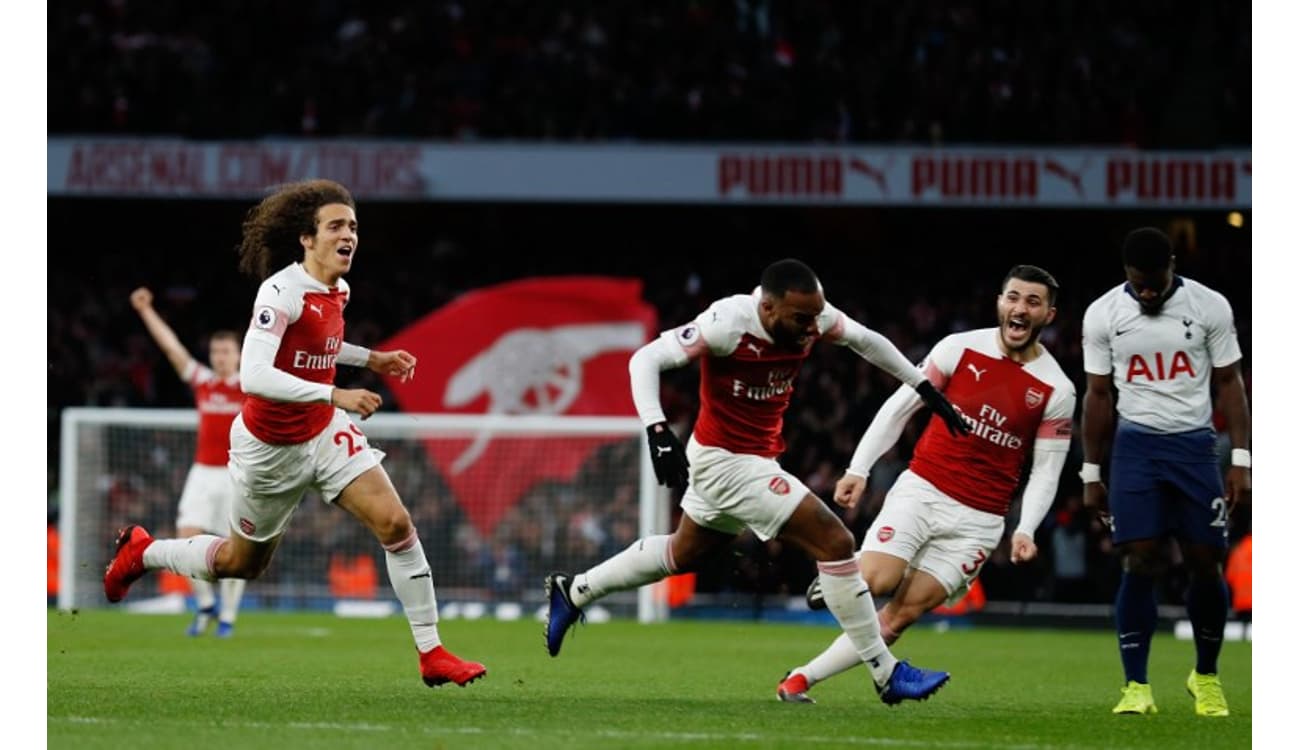 Tottenham conta com empate do Arsenal para assumir liderança do Inglês;  United ganha de virada - Esportes - R7 Futebol