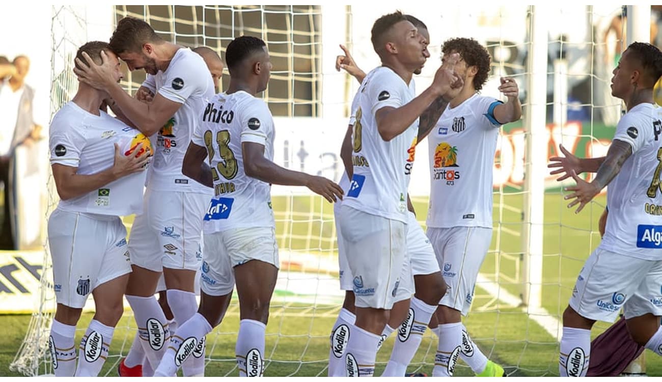 Santos goleira a Ferroviária na estreia do Paulista feminino de futebol