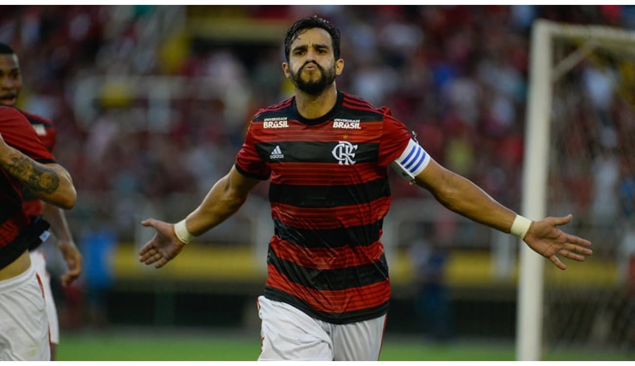 Cristiano Dourado? Após golaço de bicicleta, atacante do Flamengo se  diverte com montagem: Parece, flamengo