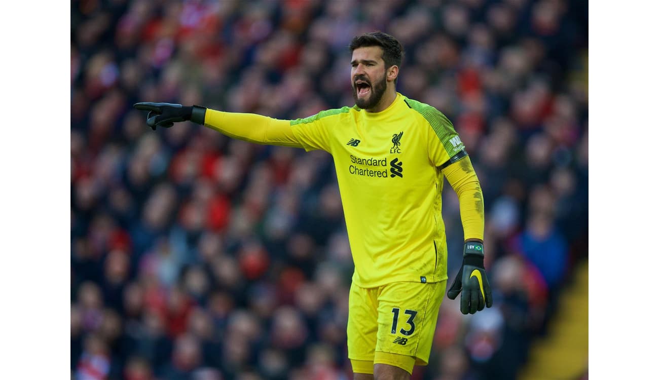 Além da seleção brasileira, Alisson é protagonista no Liverpool