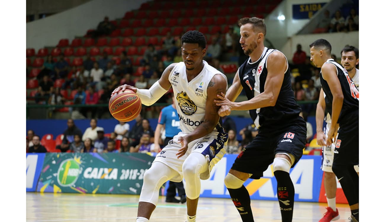 Minas derrota São Paulo e se mantém na liderança do NBB > No Ataque