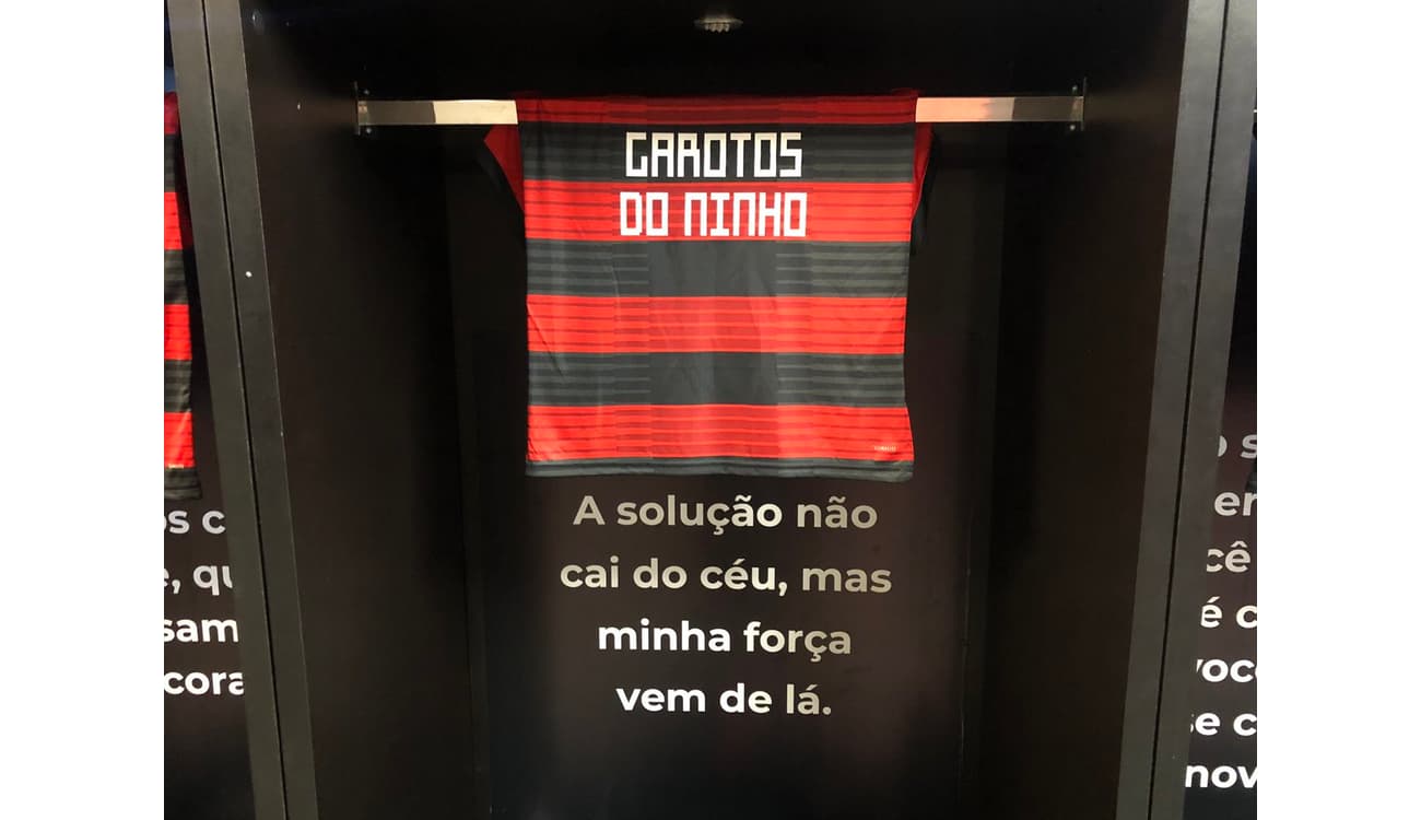 Ex-Flamengo, Adryan faz dois gols na Suíça e presta homenagens