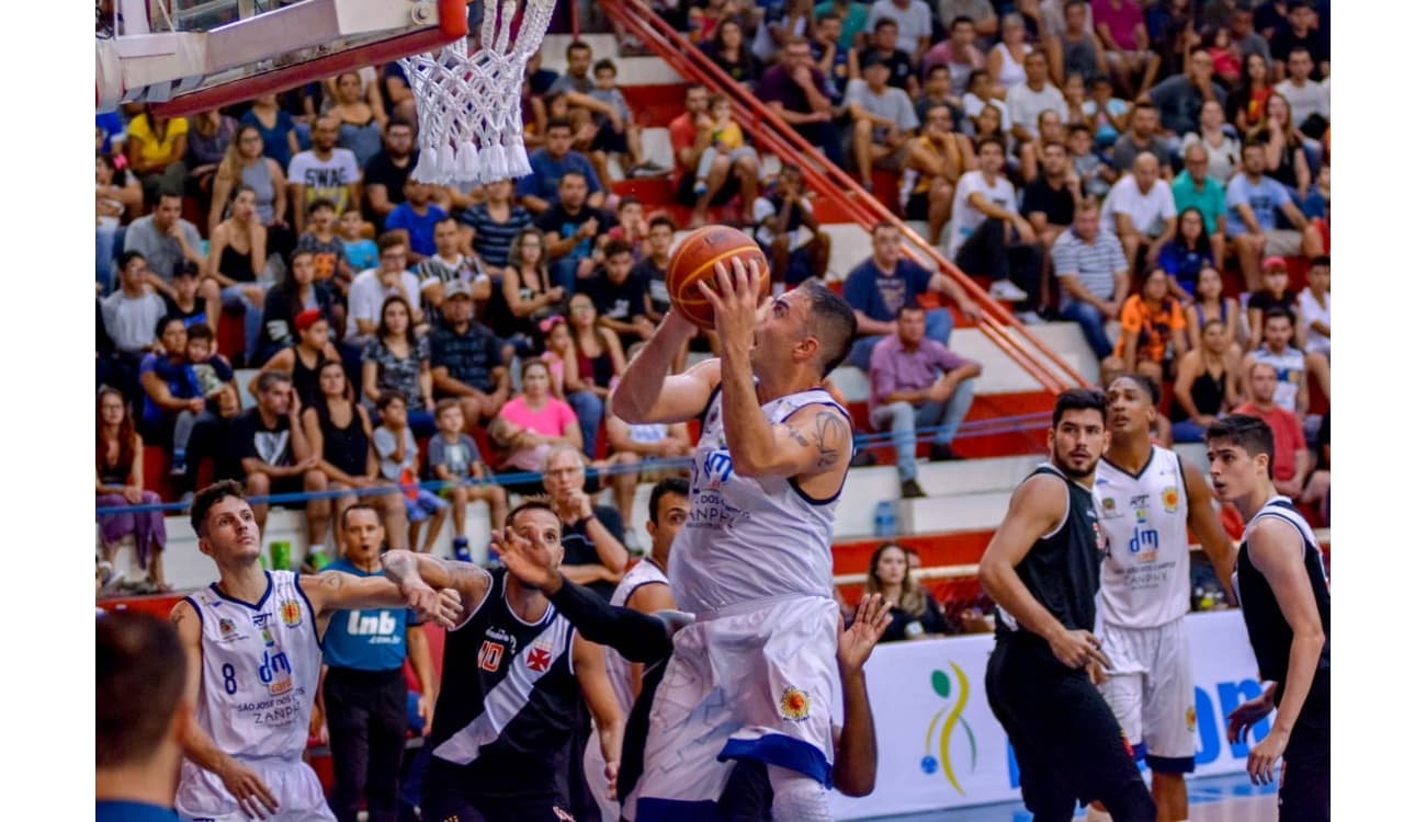 Vasco prepara volta para o NBB, basquete