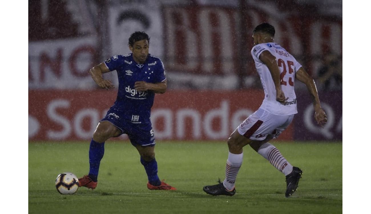 Jogo Cruzeiro x Huracán é reprogramado - CONMEBOL