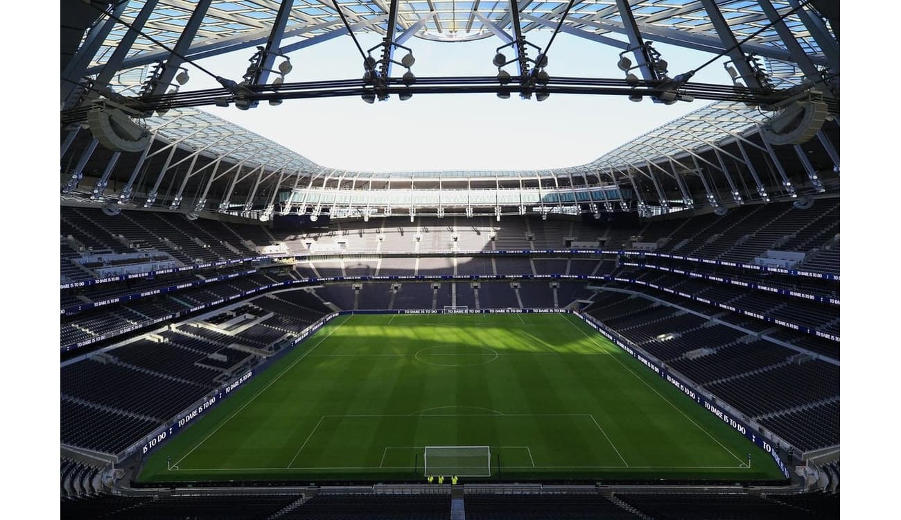 Tottenham vence Crystal Palace em primeiro jogo no novo estádio em