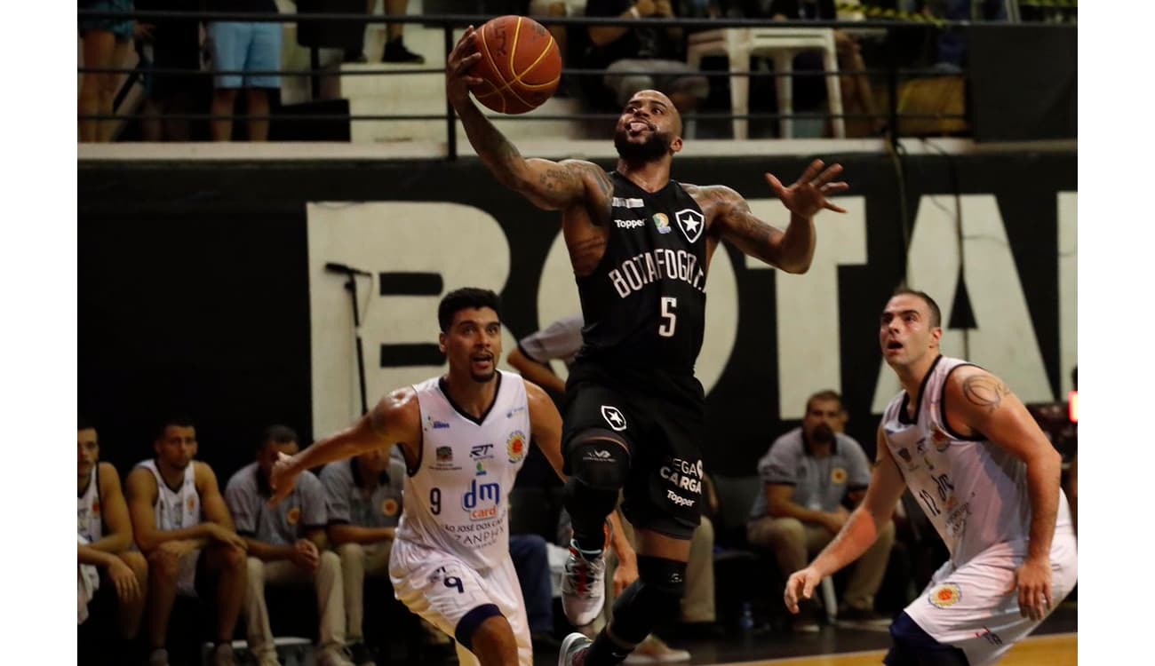 Oscar São José Basketball vence Caxias e sobe na tabela