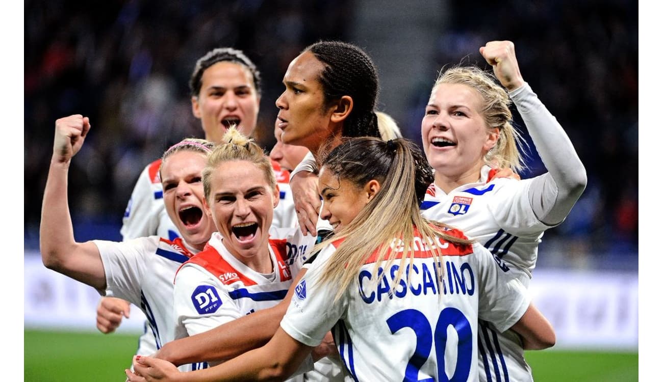 Champions feminina: Lyon vence jogo para esquecer da guardiã do PSG