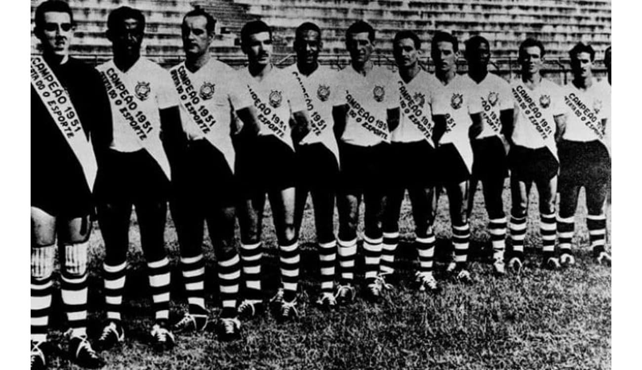 100 X CORINTHIANS: CORINTHIANS É CAMPEÃO PAULISTA DE 1952