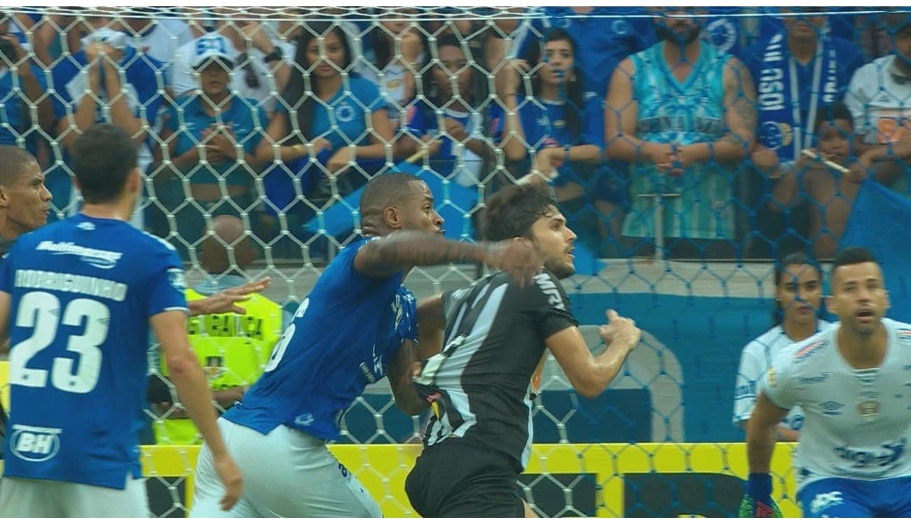 Lance Ignorado pela COMISSÃO DE ARBITRAGEM em jogo do Cruzeiro