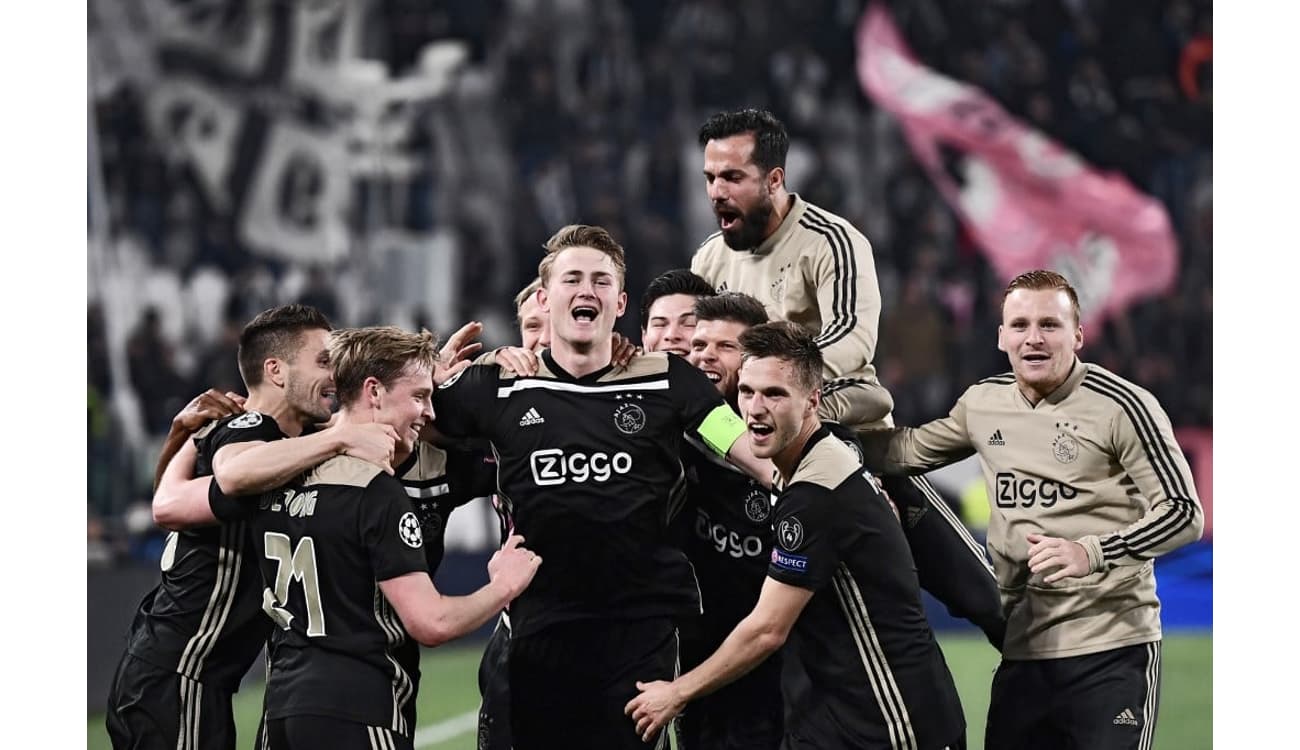 Tadic deixa o Ajax como um dos maiores ídolos do clube neste século