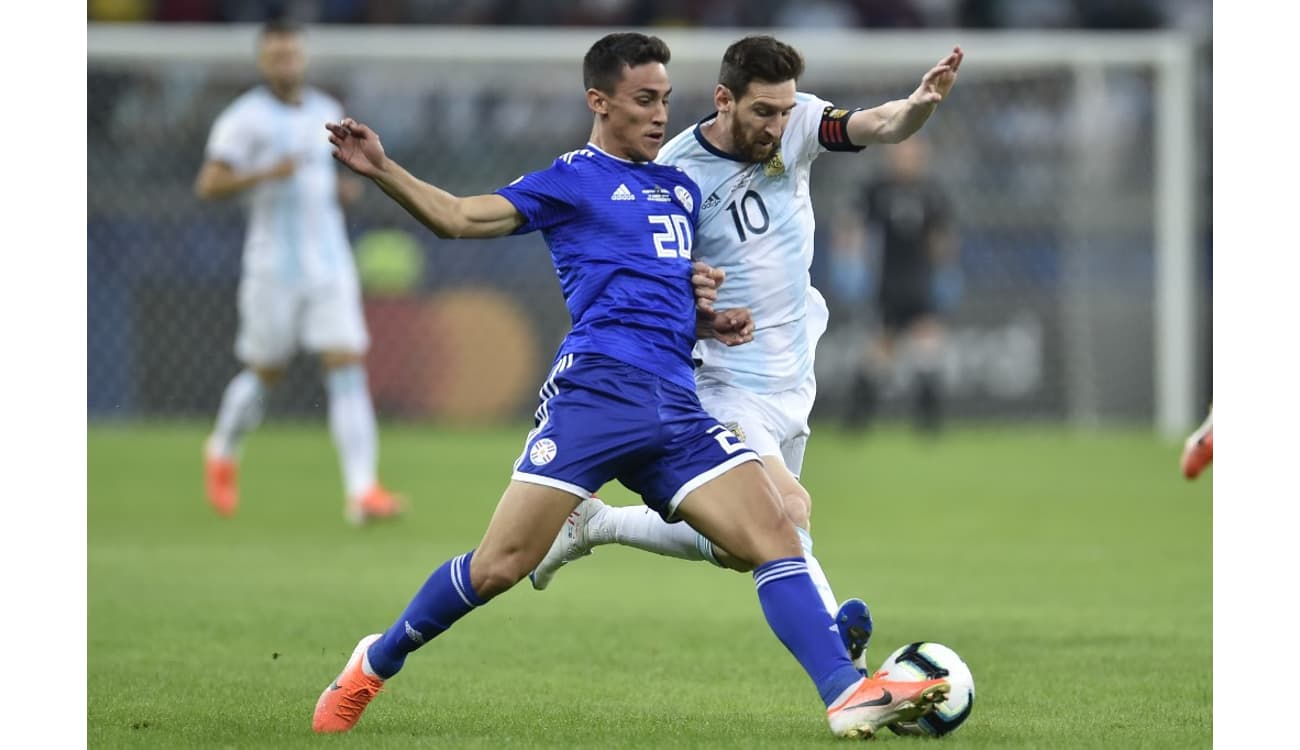 Brasil e Argentina empatam sem gols em jogo muito disputado