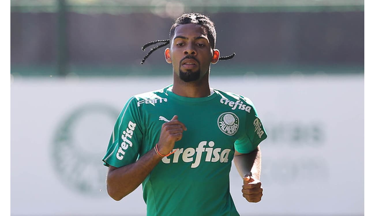 Palmeiras pede o retorno de Angulo, mas Cruzeiro tenta permanência do  atacante