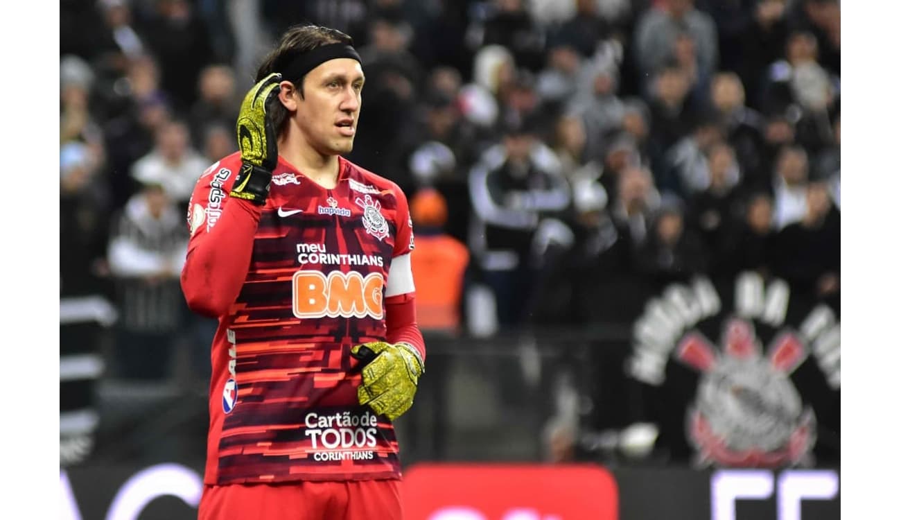 Lance - CÁSSIO É CORINTHIANS! 🧤⚽🦅 No dia do goleiro, Cássio escreve mais  uma vez seu nome na história do Timão. Ídolo máximo! 👏👏 #corinthians # cássio #goleiro