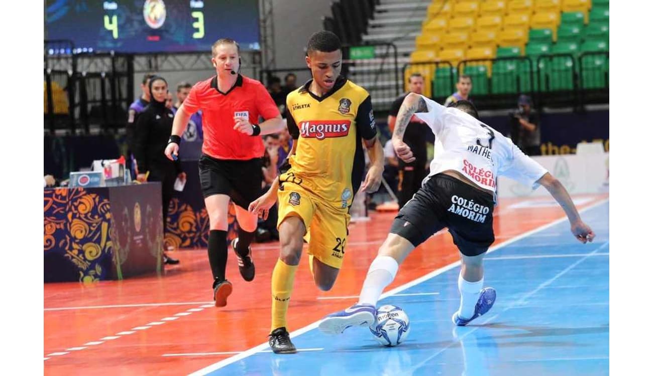 Corinthians empata no fim, mas é derrotado nos pênaltis e cai na semifinal  do Mundial de Futsal