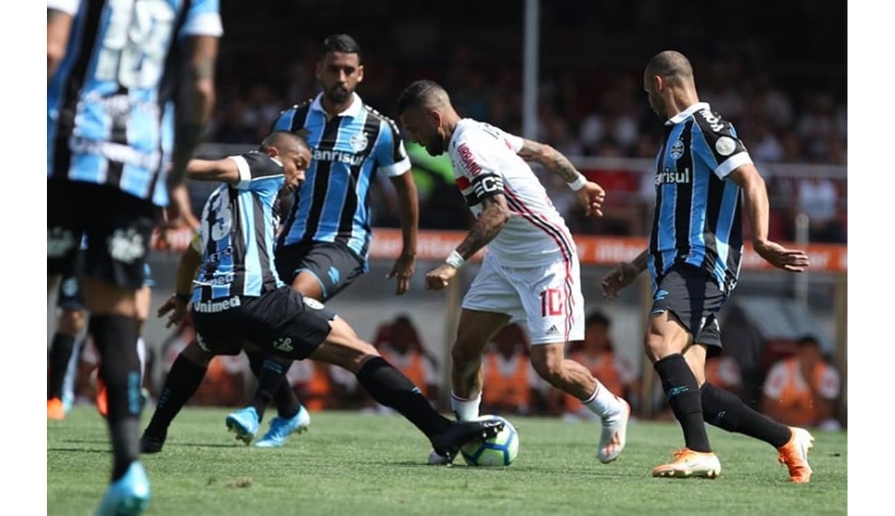 SÃO PAULO, SP - 17.10.2020: SÃO PAULO X GRÊMIO - Vanderlei do Gremio during  between São Paulo FC x Grêmio valid for the 17th round of the Brazilian  championship 2020 and held