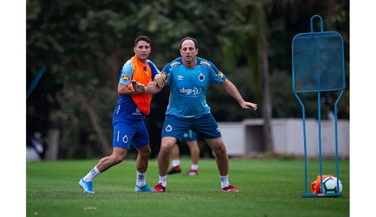 Time abandona jogo de futebol nos EUA em protesto contra comentários  homofóbicos, futebol internacional