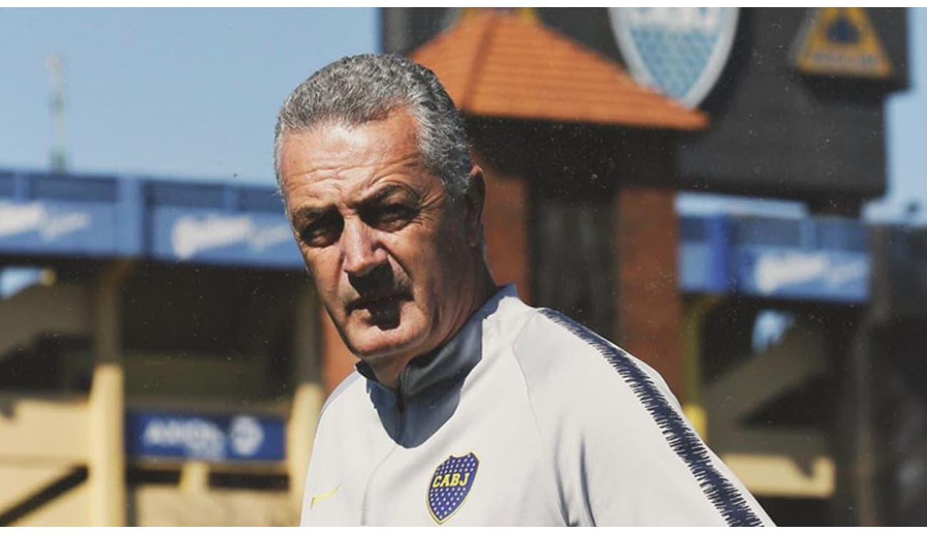 futebol manager Foto de técnico do Boca Juniors rezando viraliza