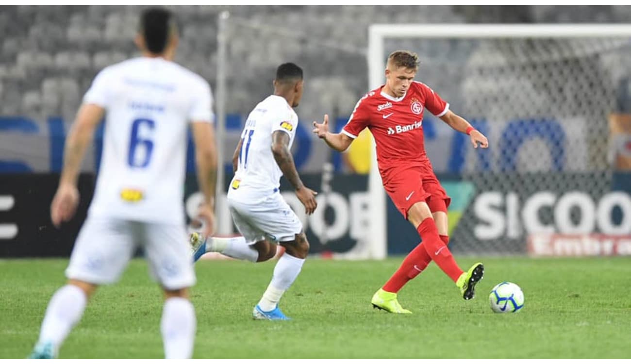 Cruzeiro empata com o Inter graças ao VAR e continua no Z4 - Lance!