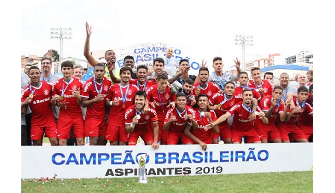 Grêmio supera o Ceará e fica com o título inédito do Campeonato Brasileiro  de Aspirantes