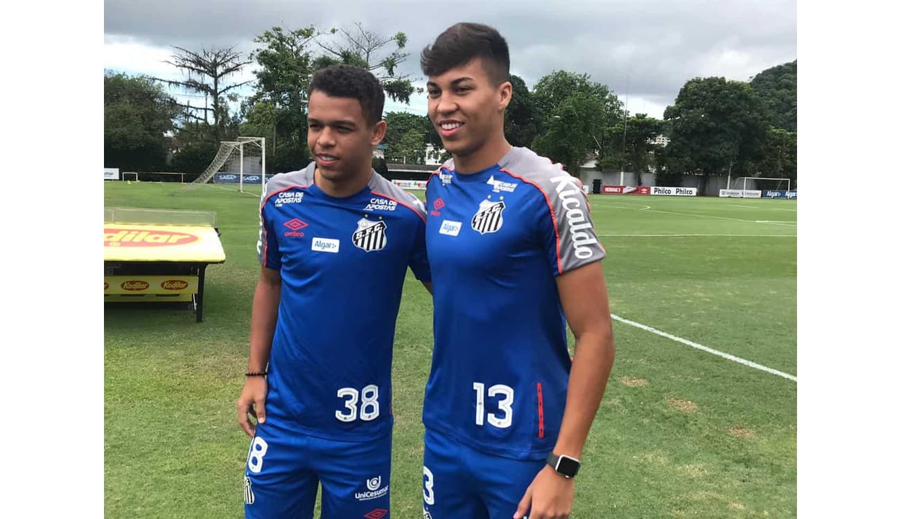 Neymar deseja sorte e pede ousadia e alegria ao Santos diante do