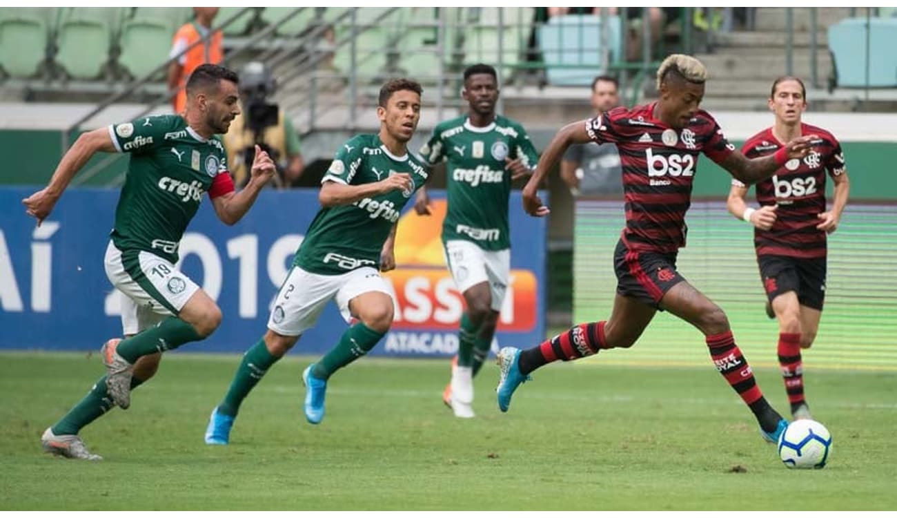 Lance 'apitoresco' de Palmeiras x Flamengo muda a regra do jogo